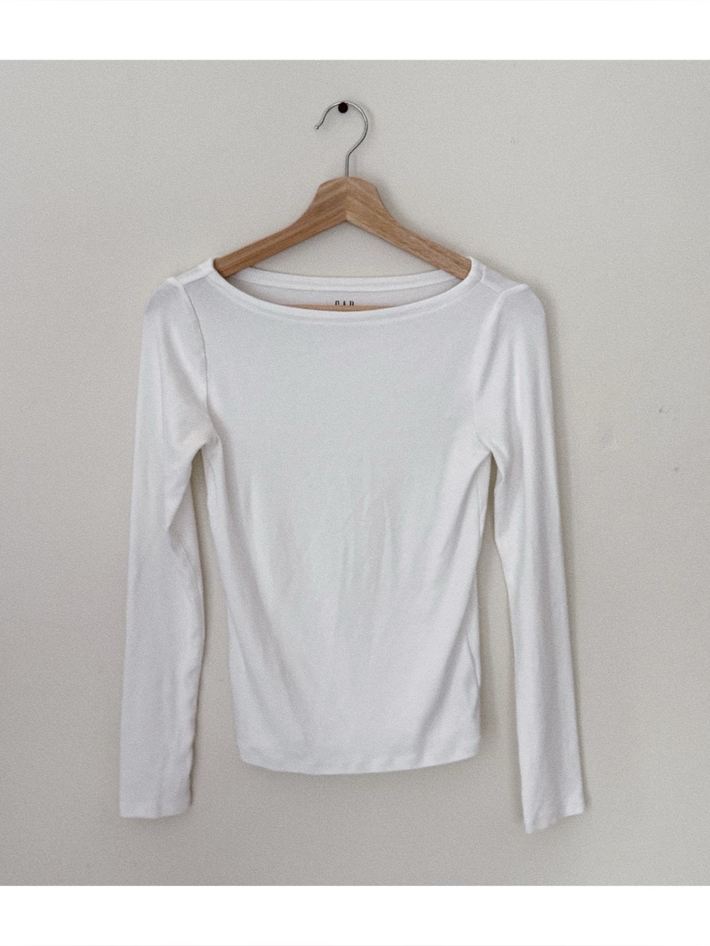 gap modern boatneck t-shirt